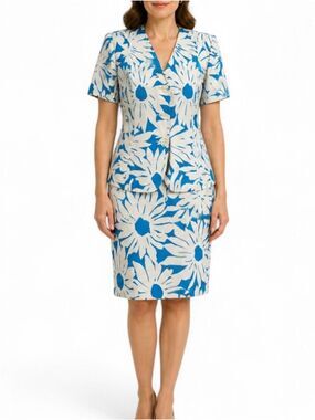 Laurel by Escada White & Blue Floral 2pc Suit Jacket & Pencil Skirt Size 10 NWT